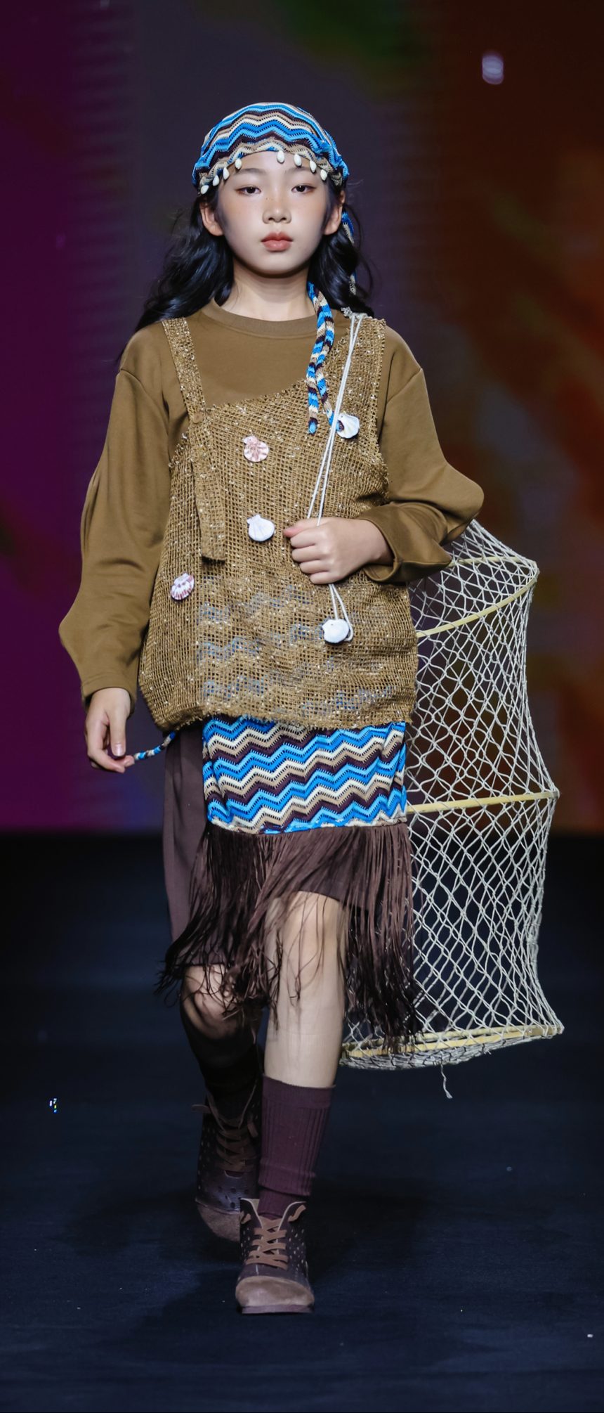 DC Kids complete look with headscarf, net bag and boots
