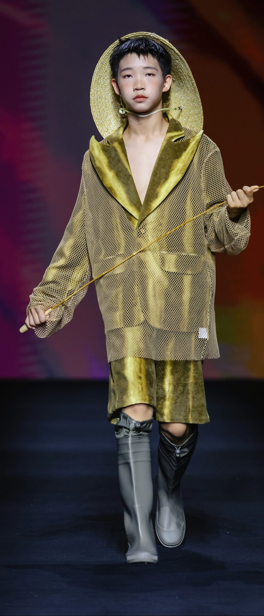 DC Kids complete look — mesh coat and rain boots